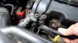 Как заменить  датчик давления масла - Opel Corsa D 1.4