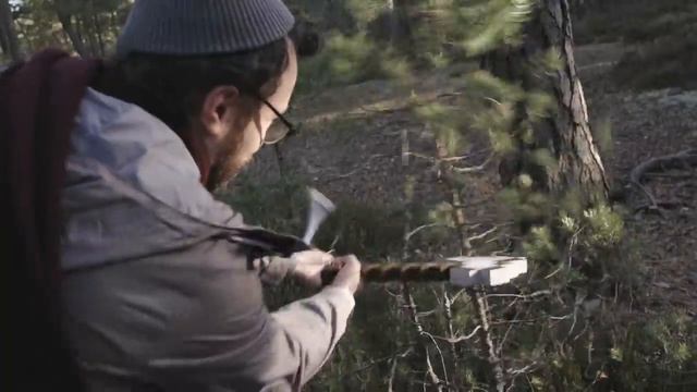 Can a Mojang Employee Survive the Night in a REAL Forest? смотреть онлайн