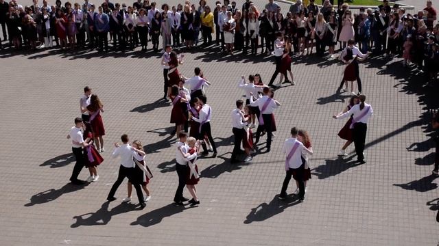 Выпускной вальс 11 класс 2021 Гимназия №40 смотреть онлайн