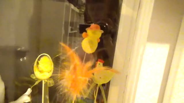 Дети красят яйца ? , рисуют пасхальных зайцев, посыпают куличики - идеи для украшения дома к Пасхе! смотреть онлайн