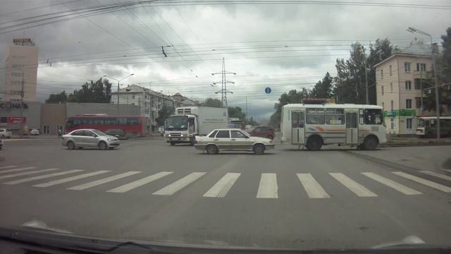 Перекресток Кирова-Елизаровых, 27.08.2015 в 9:00 смотреть онлайн