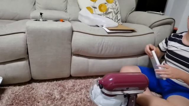 Kitchen Aid Mixer unboxing. смотреть онлайн