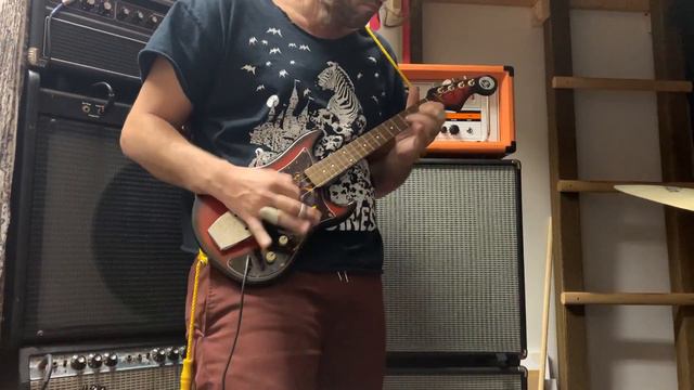 Stoner Doom Rock..... UKELELE?! смотреть онлайн