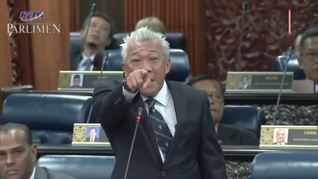 F*** you, shouts Bung Moktar in Parliament смотреть онлайн