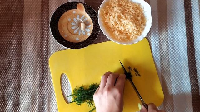 Сырные блинчики с зеленью: их обязательно нужно попробовать! / Pancakes with cheese and herbs смотреть онлайн
