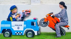 Полицейский Артём ловит Воришку