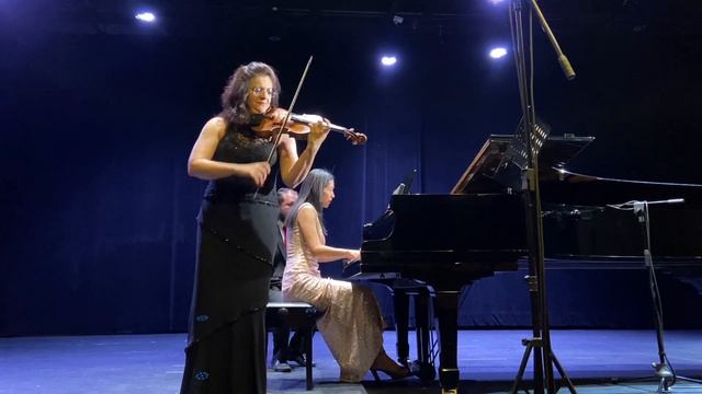 A. Piazzolla- Oblivion for violin & piano (Dobosiewicz-Guevara) смотреть онлайн