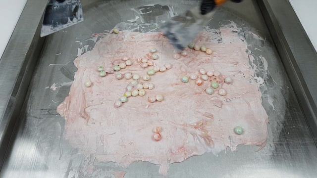 SKITTLES Ice Cream Rolls | Сделал жареное мороженое из конфет СКИТЛС | ASMR | Mukbang смотреть онлайн