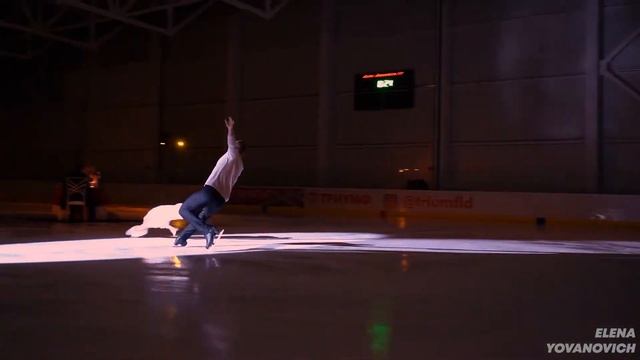Романтический ужин на льду. Выступление фигуристов. Первый номер смотреть онлайн