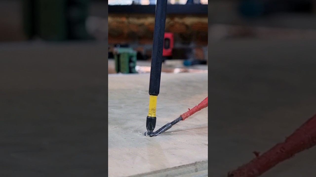 Как выкрутить прокручивающийся саморез? #shorts