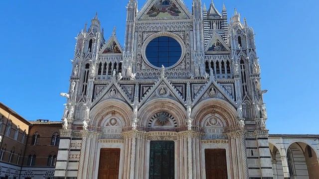 Сиена, часть 2-я: Вид на город с высоты птичьего полёта и Кафедральный собор | Siena, part 2: смотреть онлайн