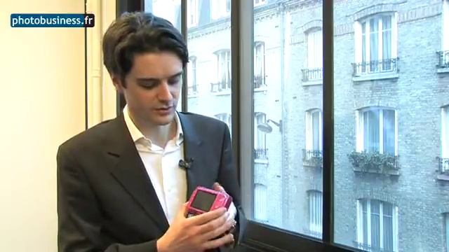 Nikon S30, un Coolpix pour les enfants смотреть онлайн