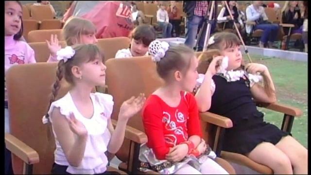 Максим ГОРДЫЙ и Шоу группа ДИГИ ДОН г Краснодар Человек чудак смотреть онлайн