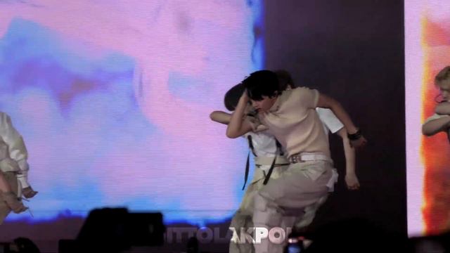 [4K] Kpop Lux 2023 ENHYPEN 'Future Perfect (Pass the MIC)' - FRONT STAGE Fancam смотреть онлайн