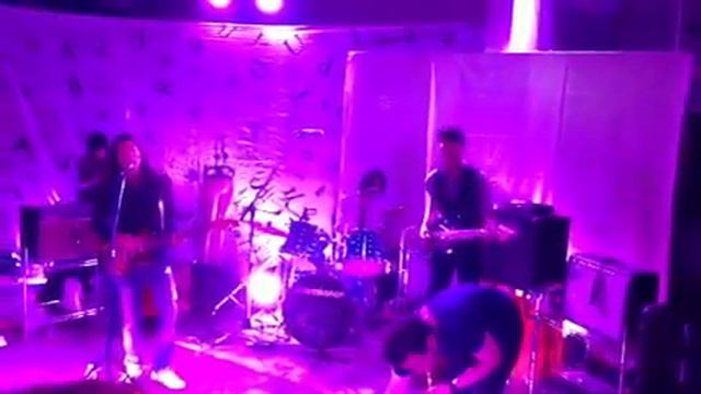 Sonnet and alcohol - sunset live in fuzz factory смотреть онлайн