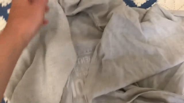 ПЕРВЫЕ ПОКУПКИ ОДЕЖДЫ В ИСПАНИИ. ХОЛОДНО 🥶 УТЕПЛЯЕМСЯ смотреть онлайн