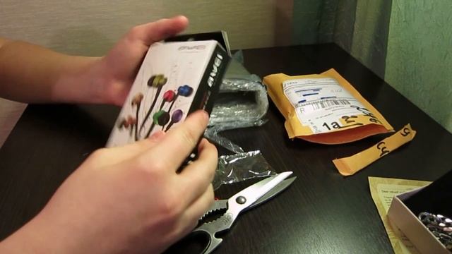 Браслет из нержавеющей стали и наушники Awei ES900i с магазина AliExpress (№4,5) смотреть онлайн