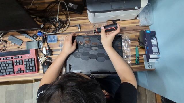 新電腦出機紀錄：搭載RTX4060的筆電可以四萬內!? MSI Sword 17 A12VF-059TW 開箱&升級記憶體  Review & Ram Upgrade