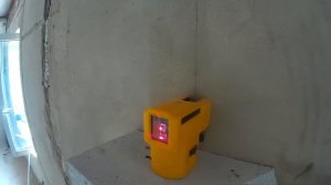 Лазерный уровень,при кладке перегородок...