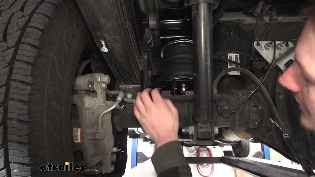 etrailer | Air Lift LoadLifter 5000 Rear Axle Air Helper Springs Installation - 2019 Ram 3500 смотреть онлайн