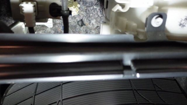 Замена салонного фильтра. Toyota Vitz NSP135