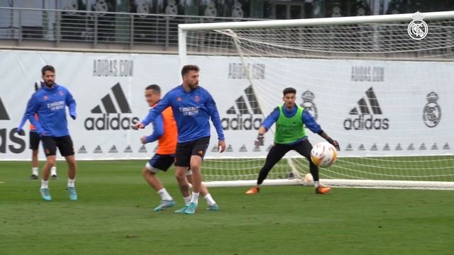 Toni Kroos shooting MASTERCLASS | Real Madrid training смотреть онлайн