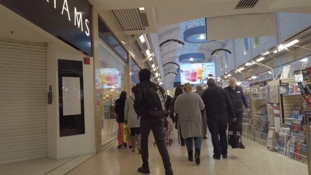 Walking in Market & Mall in Luton, UK смотреть онлайн
