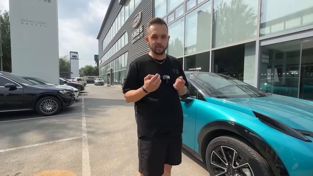 Семья ZEEKR! Какой лучше? Какой брать? Zeekr 001, Zeekr X, Zeekr 009