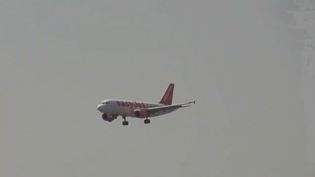 easyJet Airbus A319-111 landing at Venice Airport (VCE) смотреть онлайн
