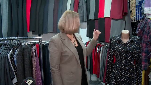 Яркая и легкая видео-прогулка по мартовской Мануфактуре со стилистом. Что модно весной 2021? смотреть онлайн