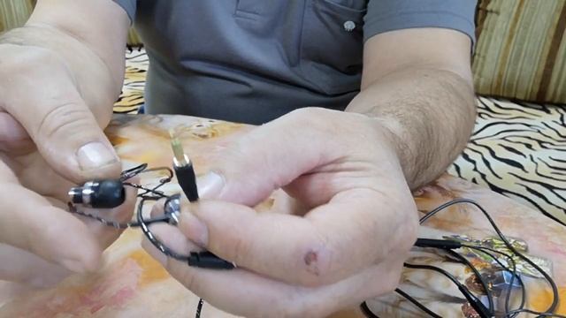 Дешёвые проводные вакуумные наушники и USB кабель. смотреть онлайн