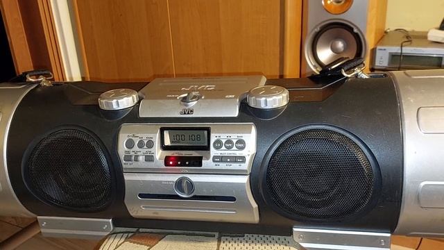 JVC B99 vs Panasonic CT980 test część 1 смотреть онлайн