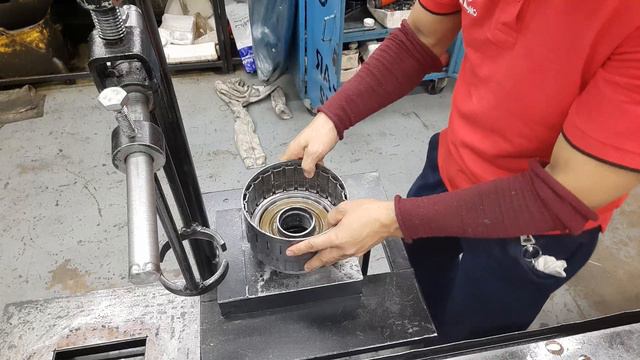 Dis Assemble InputShaft Assembly/Land Cruiser 2014m///Tagalog смотреть онлайн