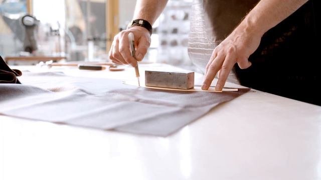 AIGNER Diadora Craftsmenship Bag Stories - Made the gorgeous bag смотреть онлайн