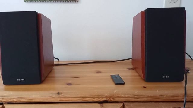 Edifier R1280T Vs Edifier R1700BT || Sound Demo W/ Bass Test