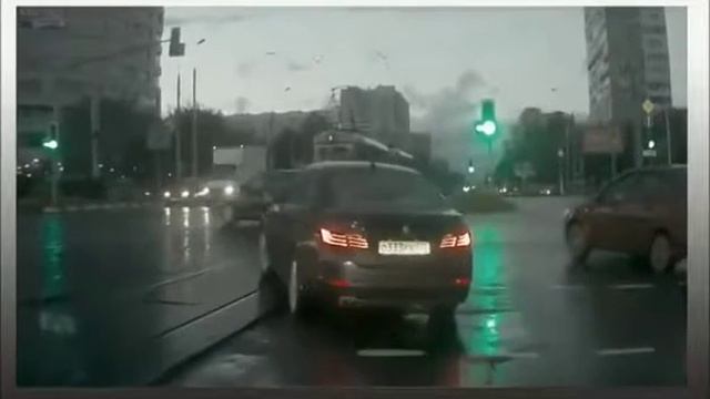 Машина которое появилось из не откуда смотреть онлайн