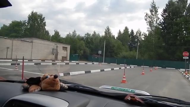 Упражнение змейкой на площадке. смотреть онлайн