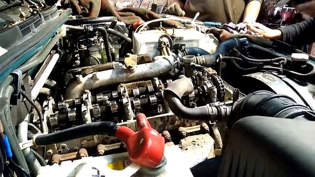 Pajero III 4M41. Как снять форсунки с помощью трубы и какой-то матери смотреть онлайн