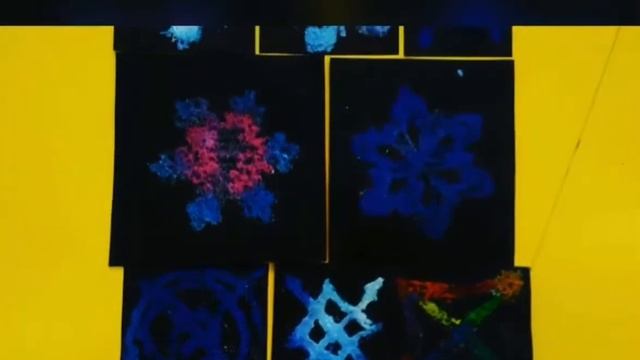 Рисуем снежинки солью и клеем ПВА смотреть онлайн