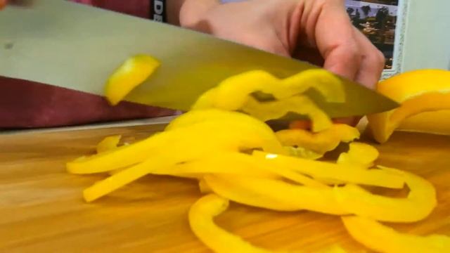 Салат из свежей капусты "ВЕСЕННИЙ"! смотреть онлайн