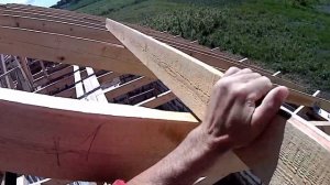 "Выравнивание СТРОПИЛ доской 100х25"  [ шнурка отдыхает - результат на лицо ]