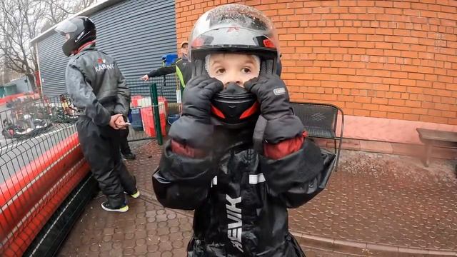 Познакомились с картингом