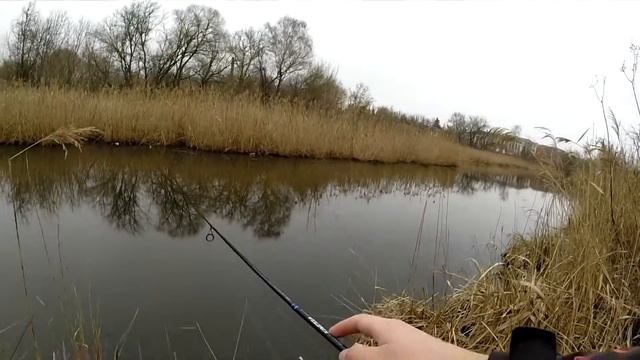 Щука на силиконовые приманки Big Bite Baits Crappie Thumper 2". Джиг на микроречке весной смотреть онлайн