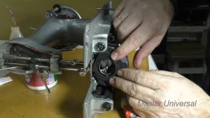 Как смазать ручную швейную машину Подольск 2М. Смазка нижней части. Ч.5. Видео № 813.