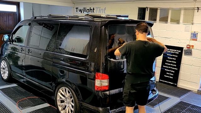 VW Transporter Shuttle being tinted смотреть онлайн
