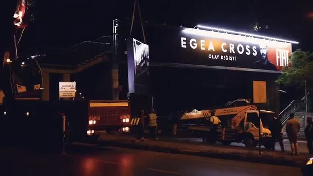 FIAT Egea Cross | Açıkhava Hologram Reklam Uygulaması - Outdoor Signage Hologram смотреть онлайн