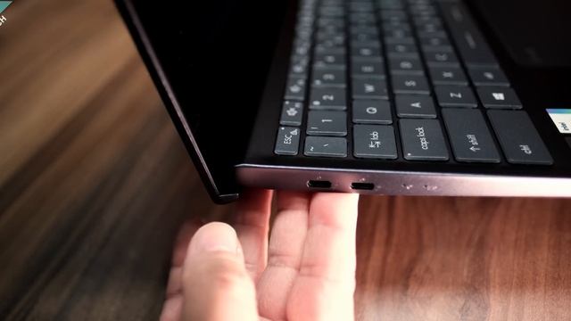 MSI Prestige 14 Evo A11M laptop based on Intel Evo Platform (Intel 11th Gen - Core i7) смотреть онлайн
