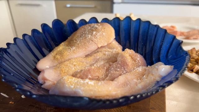 Чё на УЖИН: Куриная грудка с начинкой из бекона и грибов. смотреть онлайн