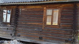 Подъем дома на винтовые сваи | Ремонт фундамента под деревянным домом | Замена венцов