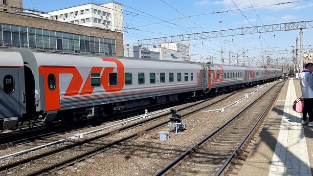 Прибытие ЭП2К-360 со скорым поездом №69Й сообщением Липецк-Москва смотреть онлайн